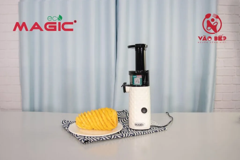Hướng dẫn làm nước ép Thơm giúp giảm cân bằng máy ép chậm thế hệ mới Magic Eco AC-132 3 nước ép thơm