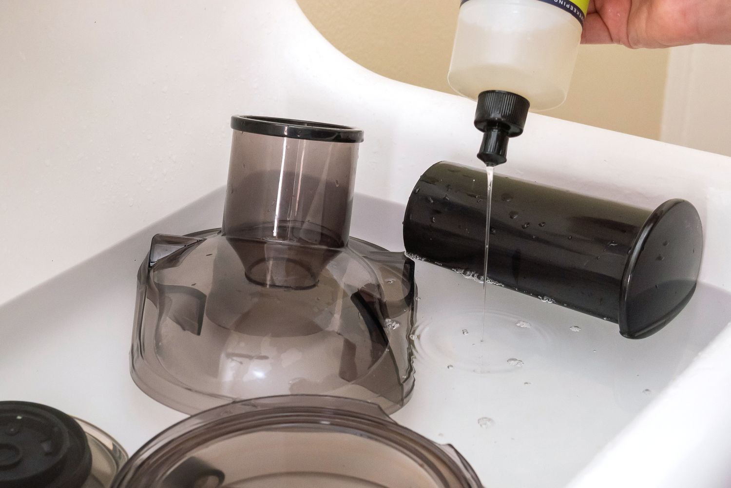 7 Ưu Điểm Máy Ép Hoa Quả Chậm Cho Sức Khỏe & Sử Dụng 5 7 Ưu Điểm Máy Ép Hoa Quả Chậm Cho Sức Khỏe & Sử Dụng 4