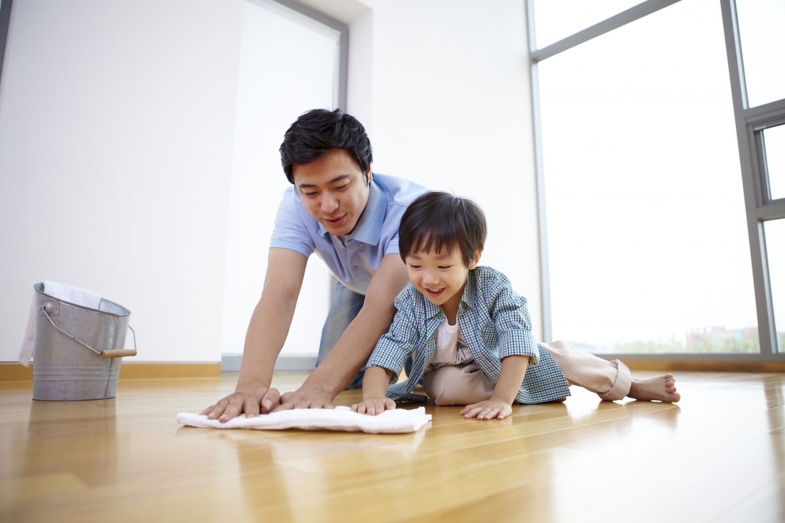 Máy Hút Bụi Có Thay Thế Được Chổi Truyền Thống Không? 1 Sự khác biệt giữa máy hút bụi và chổi truyền thống