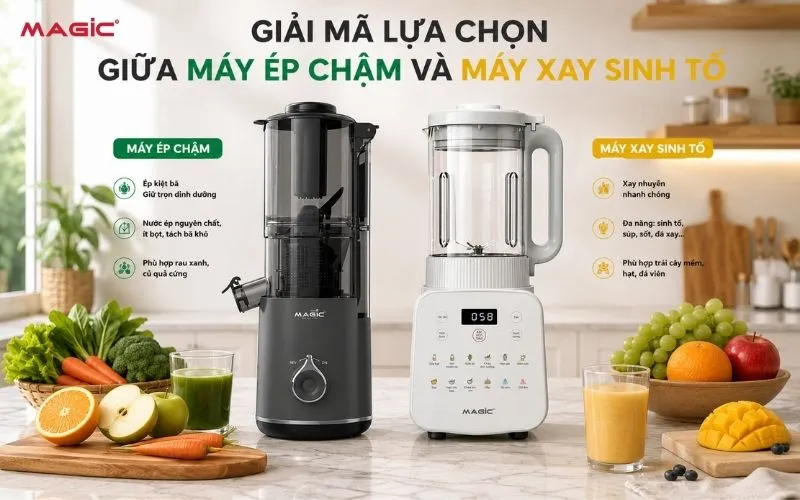 Hình ảnh so sánh tổng quan máy ép chậm và máy xay sinh tố trong không gian bếp hiện đại, minh họa rõ ràng máy ép chậm và máy xay sinh tố khác nhau thế nào.
