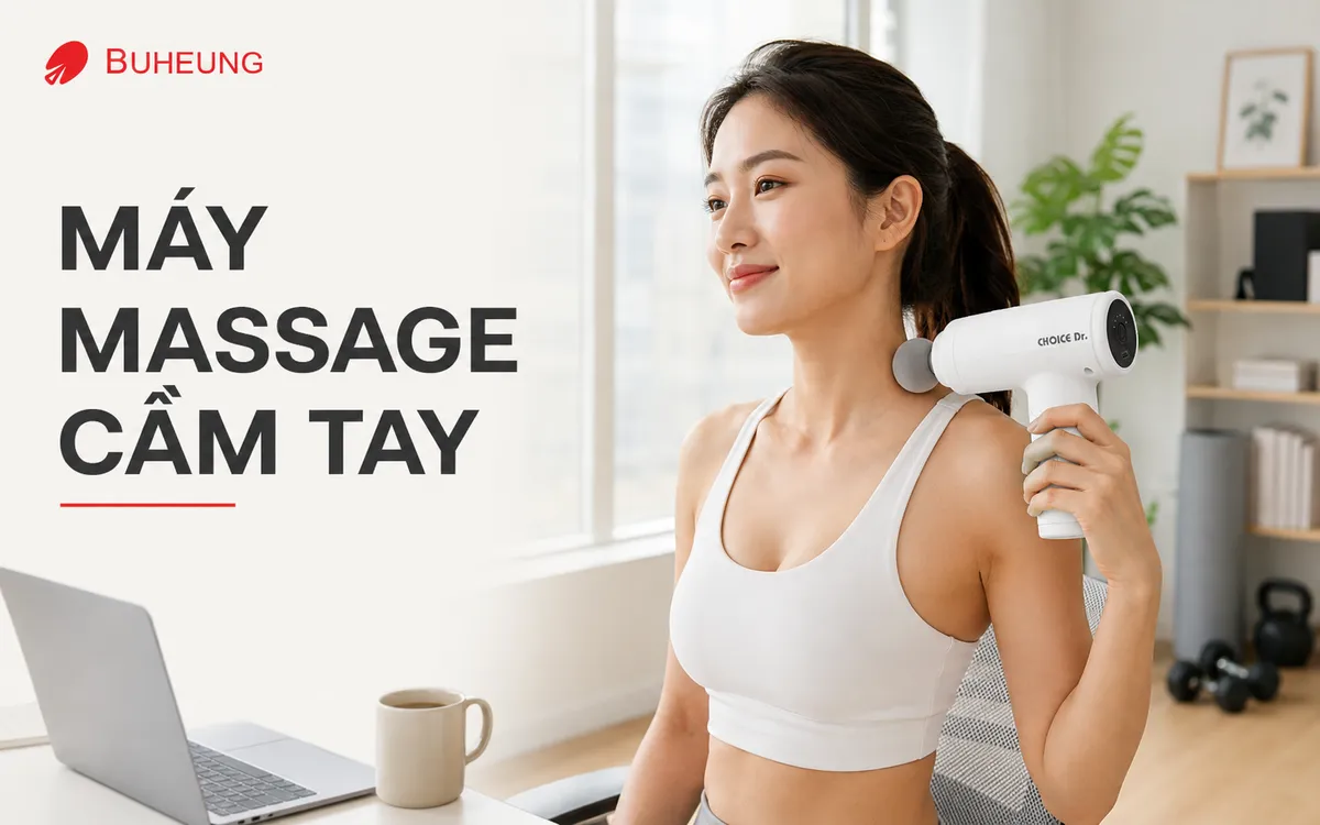 Người dùng máy massage cầm tay cho vai hoặc lưng, minh họa cách sử dụng máy massage nào tốt để giảm đau.